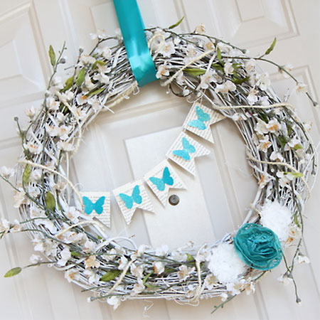 Grapevine and Ivy wreaths and decor 
