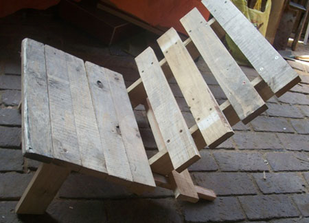 garden chair with pallets