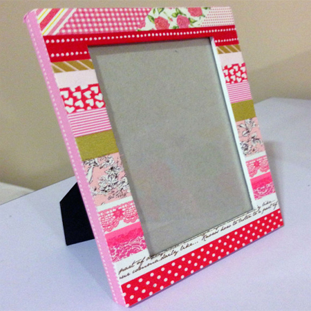 decorate picture frames with washi tape