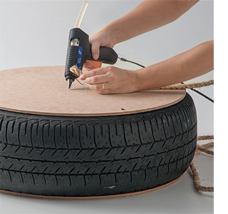 Make an ottoman from a tyre and rope