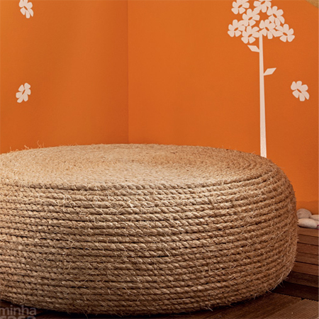 Make an ottoman from a tyre and rope