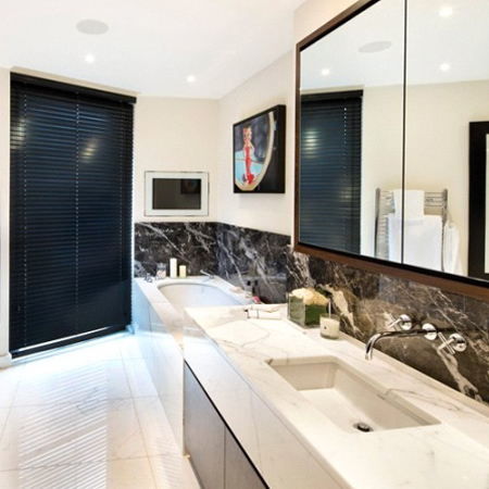 Stephen Falcke sa designer