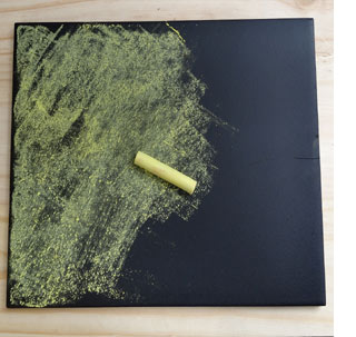 rust-oleum chalkboard paint,leftover tiles for chalkboard,how to chalkboard,chalkboard ideas