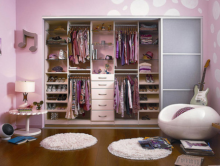 modern closet for teenager