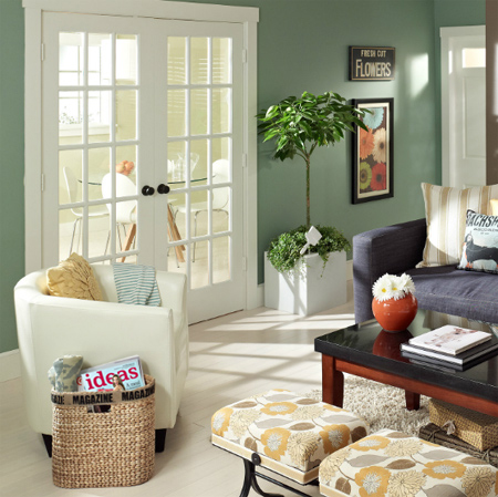 Decorate a comfortable living room