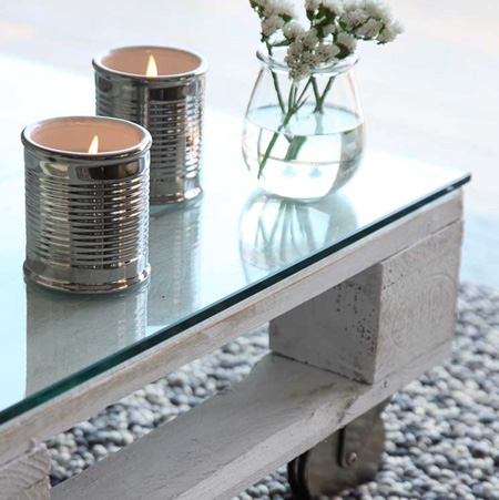 Decorate a holiday flat or apartment pallet coffee table