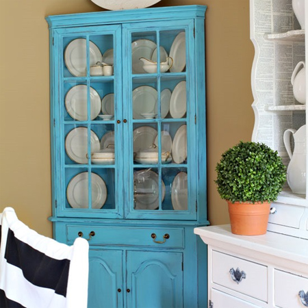 Make your own chalk paint to finish furniture