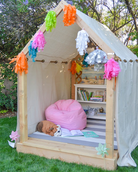 Reading playhouse wendy house corner for outdoor kids