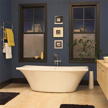 Be daring with darker shades of blue to decorate a bathroom. Darker colours can be overpowering and claustrophic in a small bathroom, so keep this colour for a larger bathroom. 