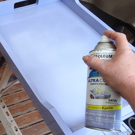 Transform a butler's tray with Rust-Oleum 2X spray paint