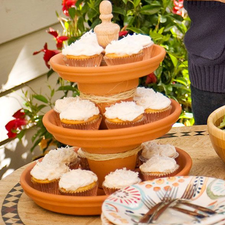 terra cotta pots to make a cupcake stand