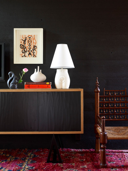 Bring out the beauty of a black feature wall