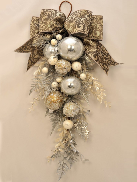 use old baubles to make a festive decoration