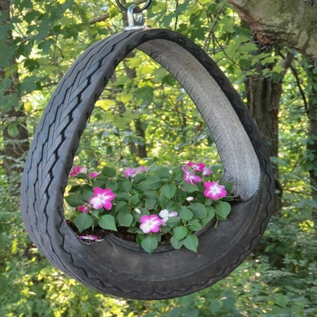 More ideas for using old tyres outdoors