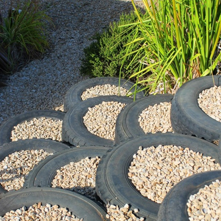 More ideas for using old tyres outdoors in the garden for steps