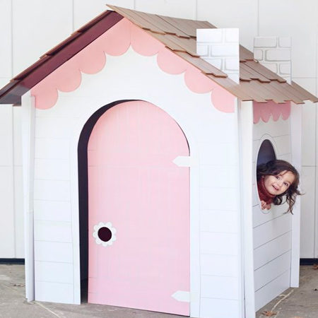 Playhouses made of cardboard are lots of fun and allow children to express their imagination and creativity. Let them decorate their own playhouses with fabric, paper or paint.