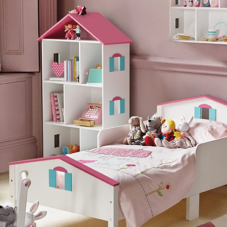 Here's how to make a dollhouse bookcase for a little girl's bedroom and that offers plenty of storage space. It's made using 16mm SupaWood that you can buy - and have cut to size - at your local Builders Warehouse.
