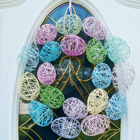 Here's an easy Easter craft project that the kids can get involved in during the holidays.