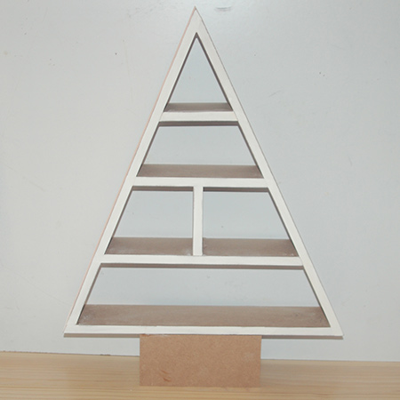 Triangular shelf for festive decor