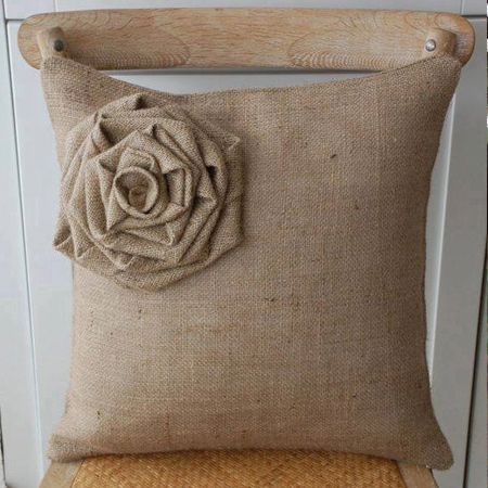 Make a burlap cushion with burlap shabby flower