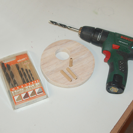 Use an 8mm drill bit and dowel to add a small perch
