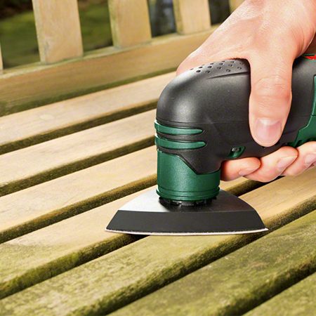 With a multifunction tool you can easily make detailed cuts in laminate flooring, trim doors, frames or skirting boards.