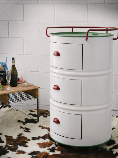 Recycling oil barrels into storage cabinets - there are many different ideas to choose from; from basic storage cabinets that require very little work - to stylish cabinets that lend a retro and industrial touch to living spaces.