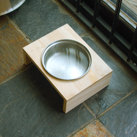 make a holder for dog food and water