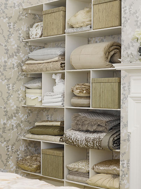 In a bedroom or dressing room, an alcove can provide the ideal solution for building shelves