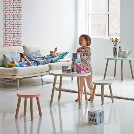Kiddies table and stools