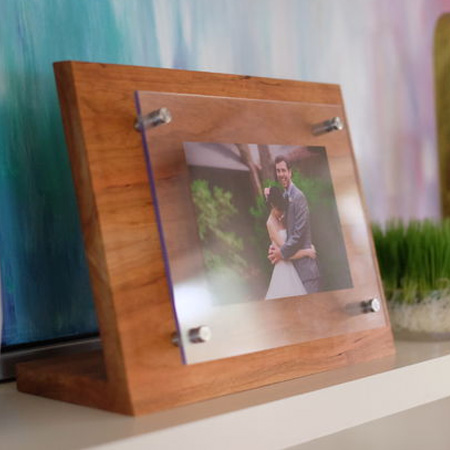 HOME-DZINE | Decor Crafts - Make your own modern photo frame with timber offcuts and acrylic or glass sheets.