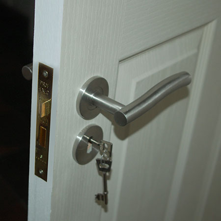 fit new door handles to interior doors