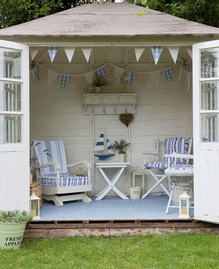 ideas for fabric bunting in garden