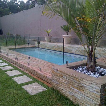 glass panel pool fence