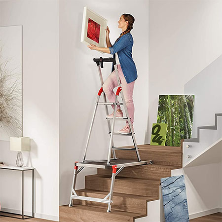 How To Paint {Or Clean} Staircase Walls And Ceilings 
