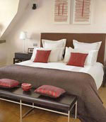 Chocolate and raspberry for a delicious bedroom setting