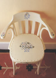 It's so easy to do stencilling on a chair