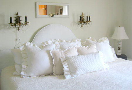 decorate warm bedroom