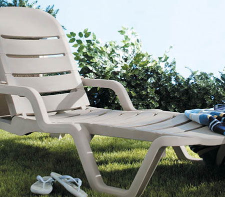 Give your outdoor furniture a makeover with Rust-Oleum 