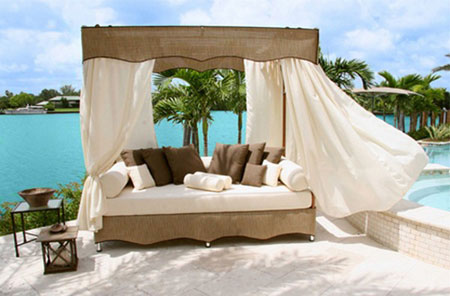 outdoor daybed