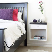 Make a wall-mounted bedside cabinet