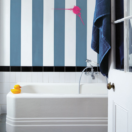 Refresh an old bathroom 