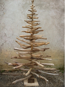 HOME DZINE Craft Ideas Driftwood Xmas trees ornaments 