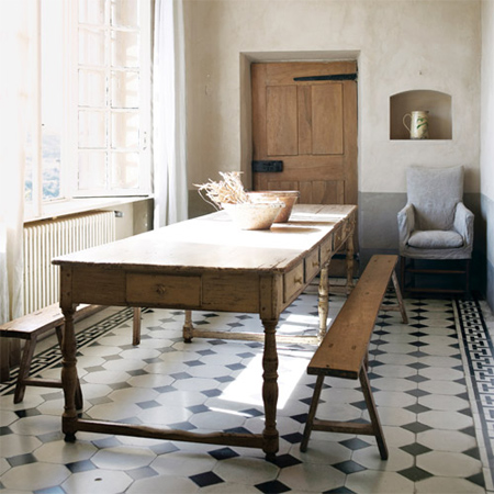 Decorate a home with secondhand finds