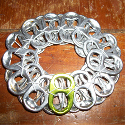 Make an aluminium can tab bracelet