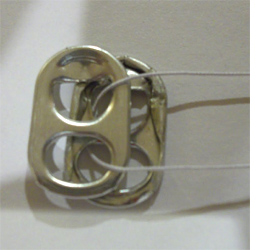 Make an aluminium can tab bracelet