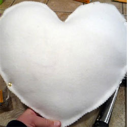 Make a heart wreath for Valentine's Day