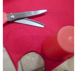 Make a heart wreath for Valentine's Day