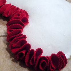 Make a heart wreath for Valentine's Day