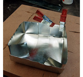 Recycled tin can makes a trinket box